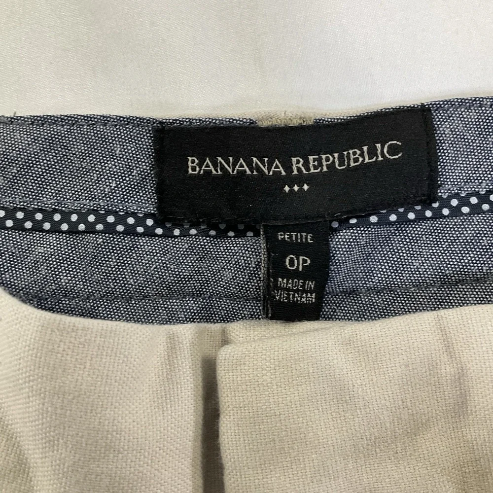 Banana Republic Women's Sz 0P Petite Khaki Shorts 4